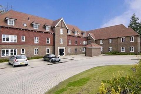 2 bedroom apartment to rent, Highgrove Avenue,  Ascot,  SL5