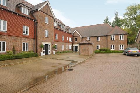 2 bedroom apartment to rent, Highgrove Avenue,  Ascot,  SL5