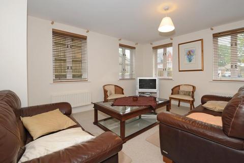 2 bedroom apartment to rent, Highgrove Avenue,  Ascot,  SL5