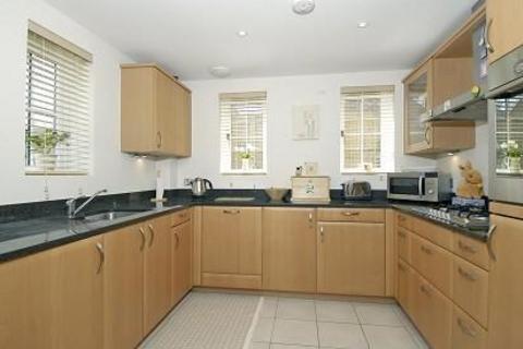 2 bedroom apartment to rent, Highgrove Avenue,  Ascot,  SL5