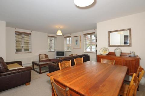 2 bedroom apartment to rent, Highgrove Avenue,  Ascot,  SL5