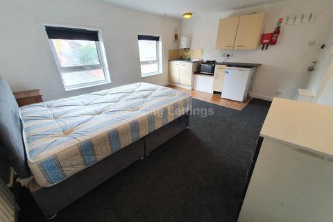 1 bedroom in a house share to rent, Bedsit, Southampton Street, Reading