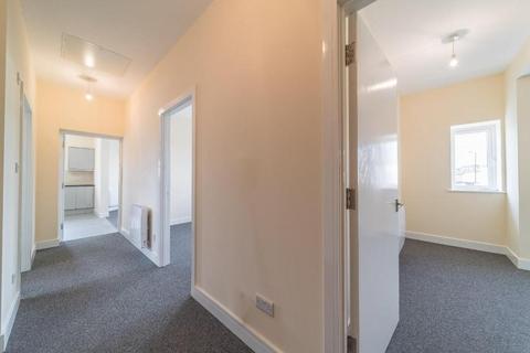 2 bedroom flat to rent, Halifax Road, Hillsborough, Sheffield, S6