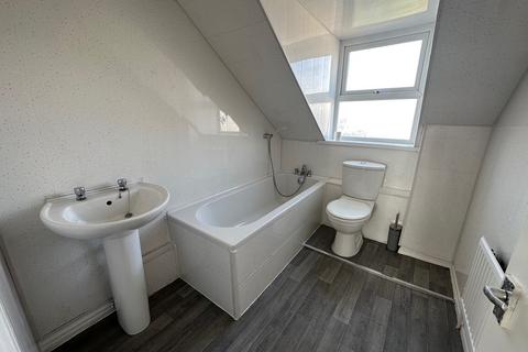 1 bedroom flat to rent, Eastfield Road, Eastfield, Peterborough, Cambridgeshire. PE1 4AX