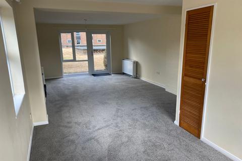 2 bedroom flat to rent, Castle Garden, Swan Street, Petersfield, GU32