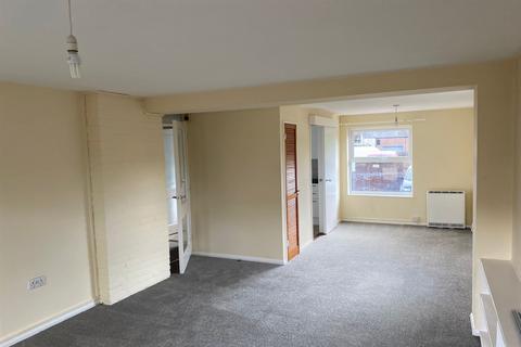 2 bedroom flat to rent, Castle Garden, Swan Street, Petersfield, GU32