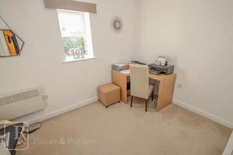 2 bedroom maisonette to rent, Apprentice Drive, Colchester, Essex, CO4