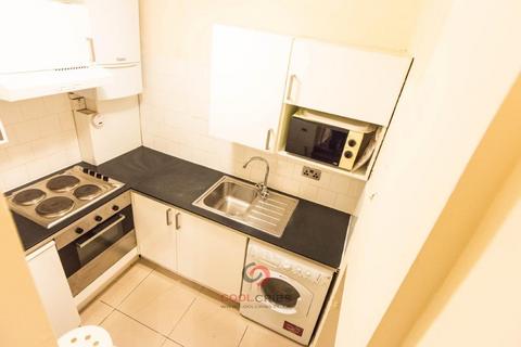 Studio to rent, Wyndham Street, Marylebone,  W1H
