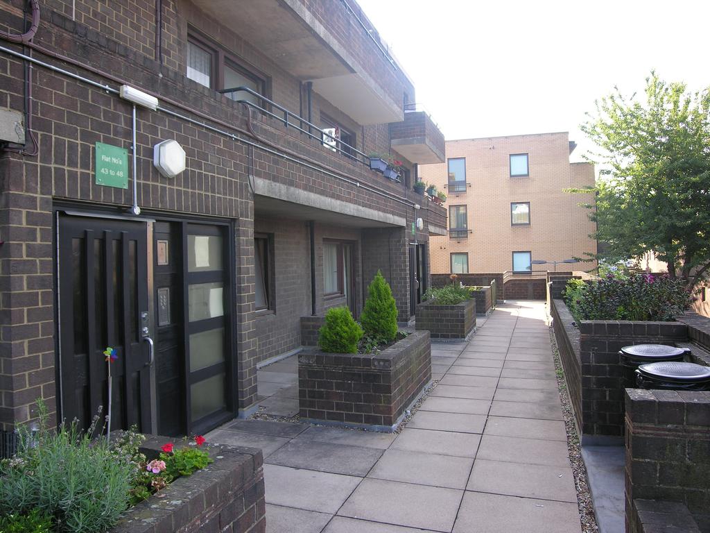 Highgate Road, Kentish Town, London NW5 1 bed flat to rent £1,343 pcm