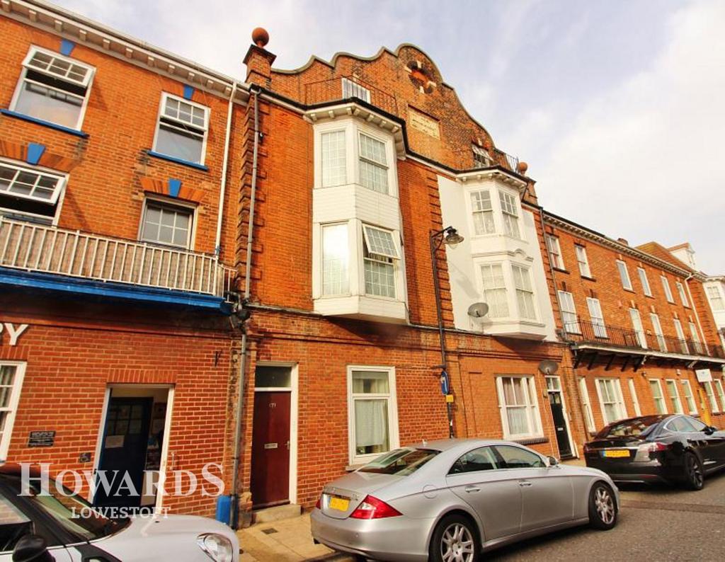 High Street, Lowestoft 2 bed flat £110,000
