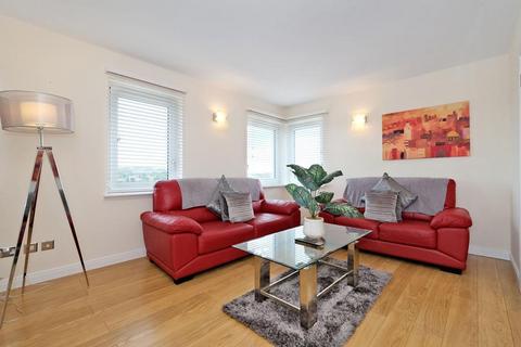 2 bedroom flat to rent, The Royals Apartments, Great Northern Road, AB24