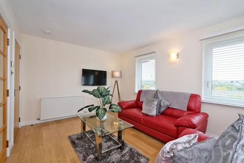2 bedroom flat to rent, The Royals Apartments, Great Northern Road, AB24