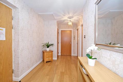 2 bedroom flat to rent, The Royals Apartments, Great Northern Road, AB24