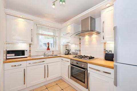 2 bedroom flat to rent, The Royals Apartments, Great Northern Road, AB24