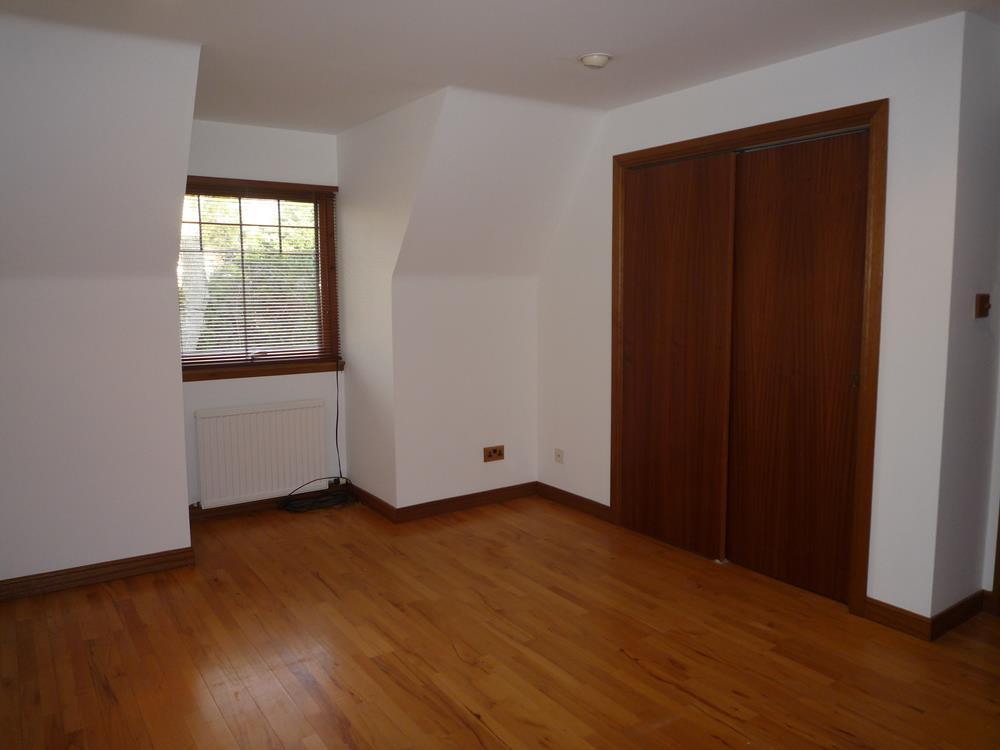 Maplethorpe, 17 Hillview Road, Cults −...