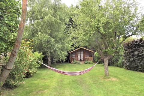 54 Dedmere Road, Marlow, SL7 1PG