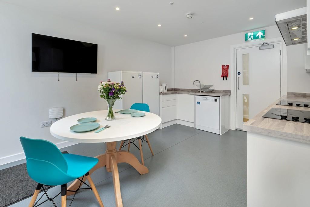 White-Lodge-Interior-29-scaled