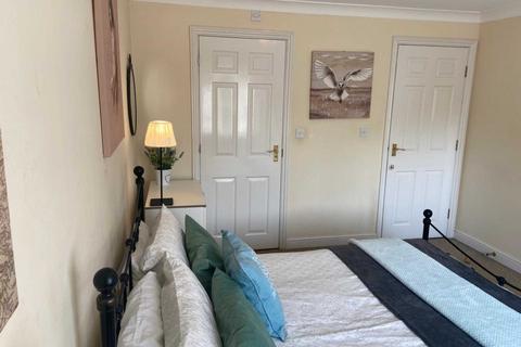 1 bedroom in a house share to rent, Pickering, Guildford GU2