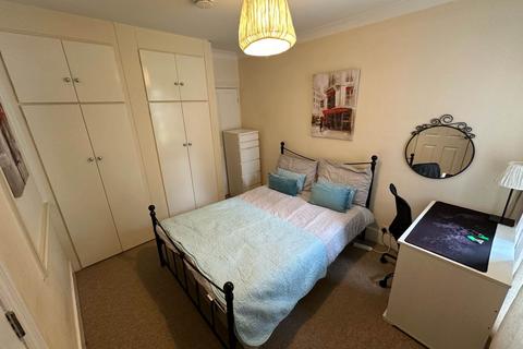 1 bedroom in a house share to rent, Rupert Road, Guildford GU2