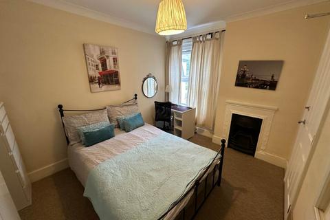 1 bedroom in a house share to rent, Rupert Road, Guildford GU2