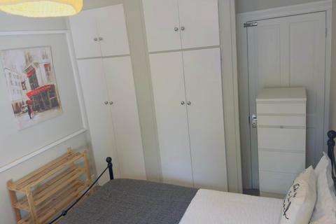 undefined, Rupert Road, Guildford GU2