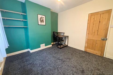 2 bedroom terraced house to rent, Tower Street, Leicester