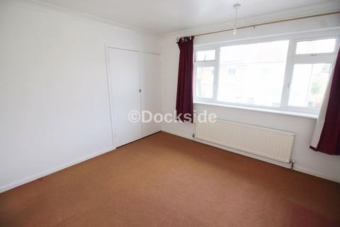 3 bedroom terraced house to rent, Ridley Road, Rochester