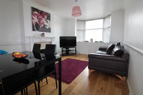 2 bedroom maisonette to rent, Wickham Close, Enfield, EN3