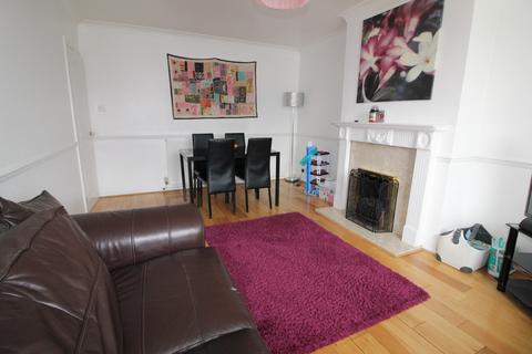 2 bedroom maisonette to rent, Wickham Close, Enfield, EN3