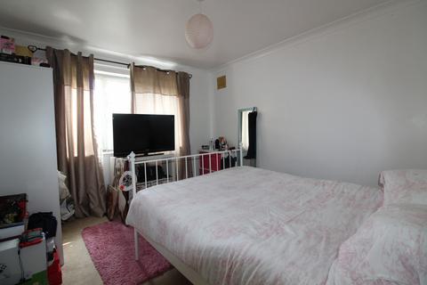 2 bedroom maisonette to rent, Wickham Close, Enfield, EN3