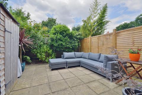 3 bedroom house to rent, Charles Street, Barnes, SW13
