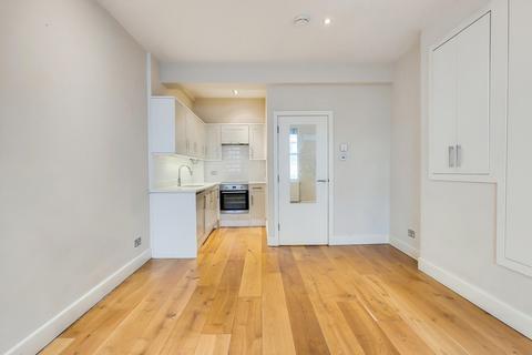 Studio to rent, William IV Street, Covent Garden WC2