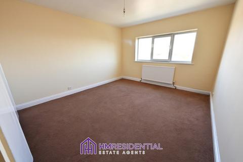 2 bedroom flat to rent, Moorside Court, Cowgate NE5