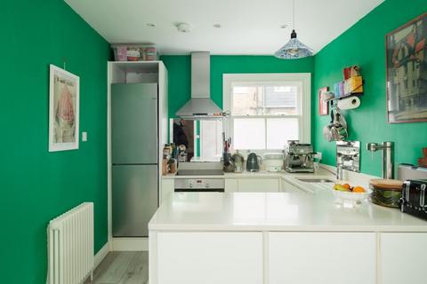 2 bedroom maisonette for sale, Cobbold Road W12