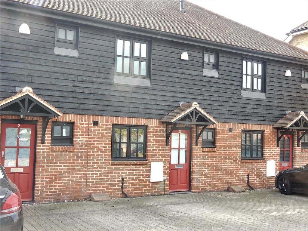 Malden Green Mews, Worcester Park 3 bed terraced house £1,725 pcm (£
