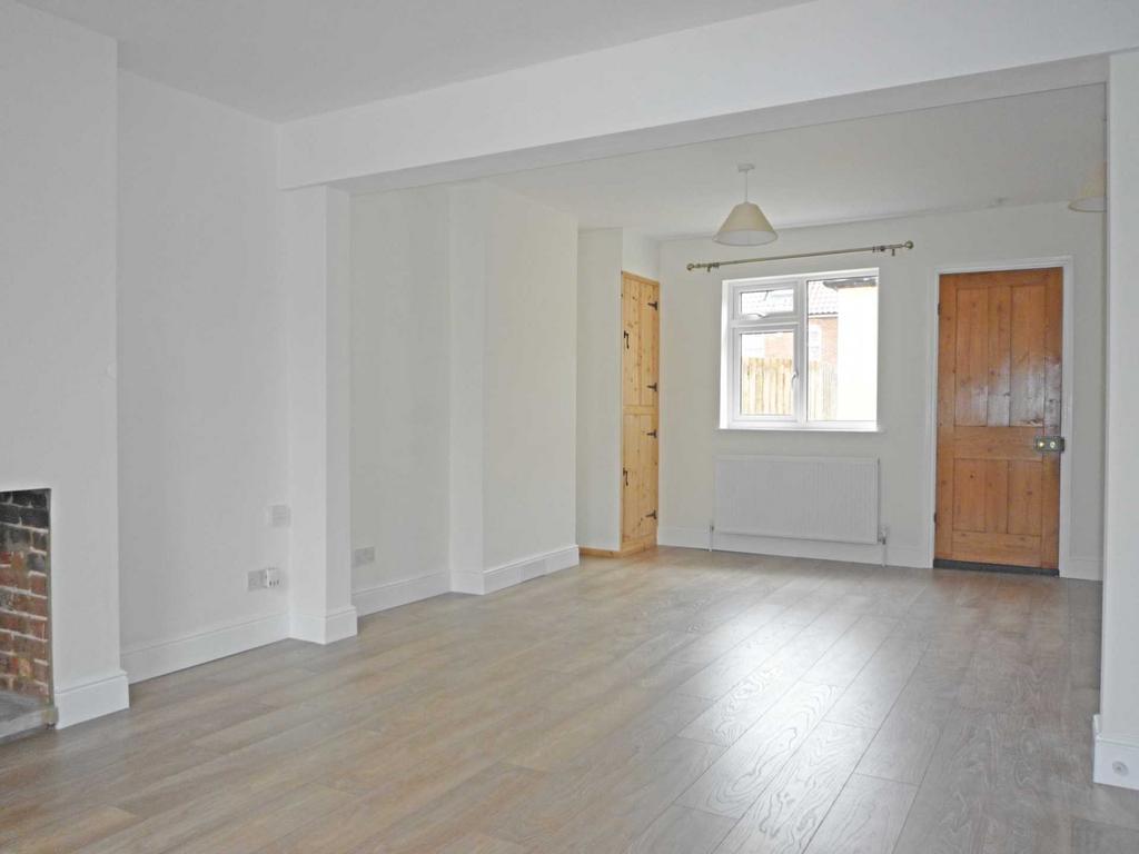 Bramford Road, Ipswich 3 bed semidetached house to rent £1,000 pcm