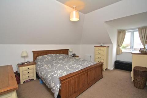 3 bedroom flat to rent, 3 Worcester Close, London SE20