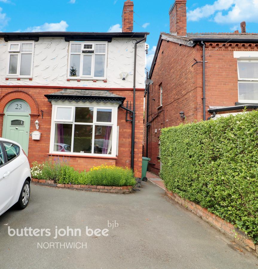Queensgate, Northwich 2 bed semidetached house £250,000