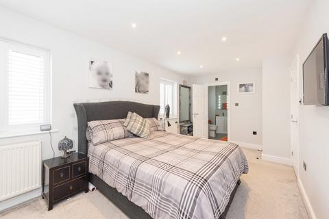 1 Whitmore Crescent, Chelmsford, CM2 6YN