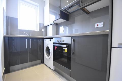 1 bedroom apartment to rent, Kirklees Road, Thornton Heath CR7