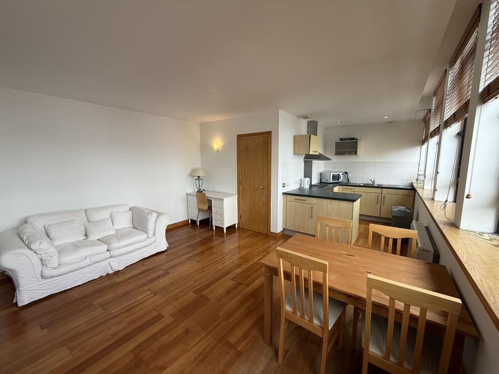 Apartment in Birmingham, Jewellery Quarter - View 2