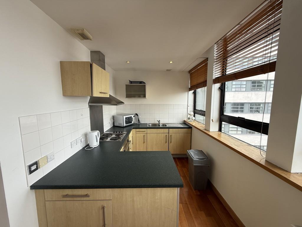 Apartment in Birmingham, Jewellery Quarter - View 4