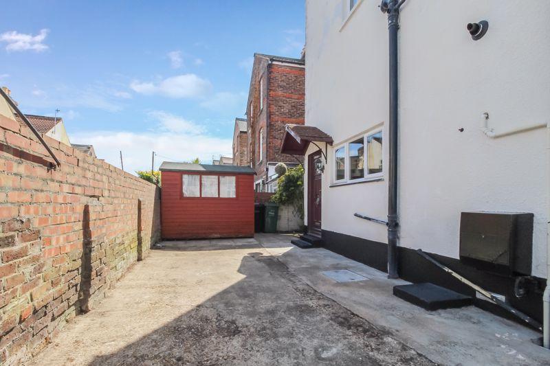 Wimbledon Park Road, Southsea 2 bed end of terrace house £240,000