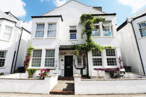 2 bedroom flat to rent, Robinson Road, Colliers Wood, London, SW17