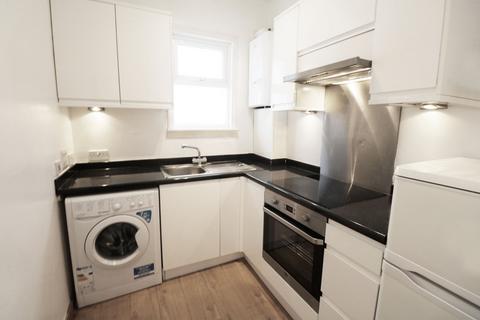 2 bedroom flat to rent, Robinson Road, Colliers Wood, London, SW17