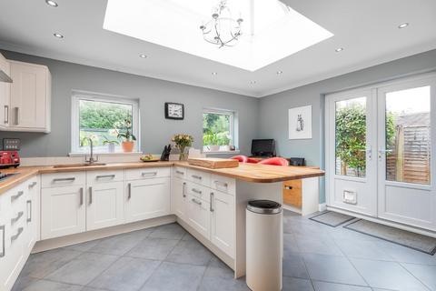 15 James Road, Peasmarsh, Guildford, GU3 1NF