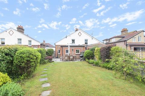 15 James Road, Peasmarsh, Guildford, GU3 1NF