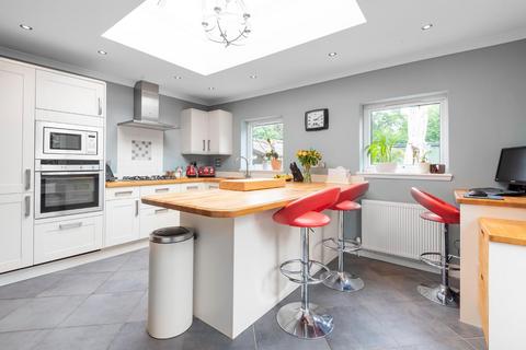 15 James Road, Peasmarsh, Guildford, GU3 1NF