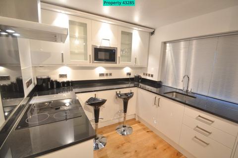 1 bedroom flat to rent, Golborne Road, London, W10