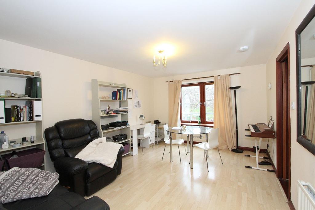 Strawberry Bank Parade, City Centre, Aberdeen, AB11 2 bed flat to rent